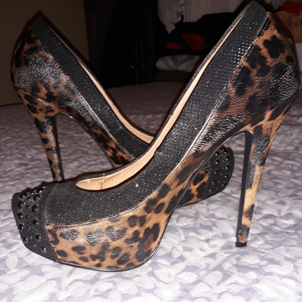 Leopard Print Pumps